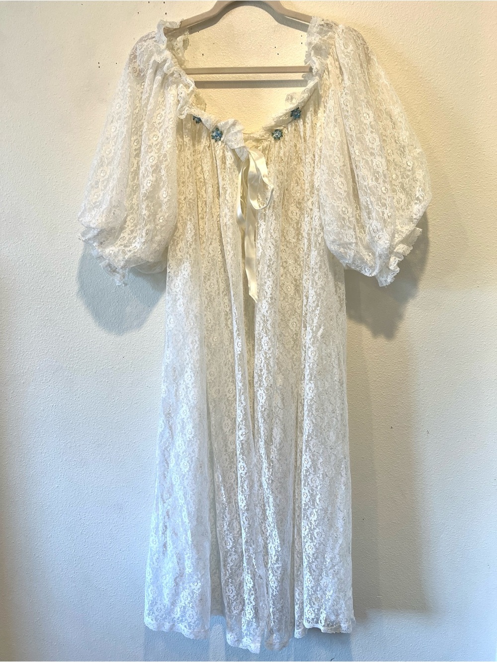 Vintage ILGWU Lace Peasant Nightgown with Ribbon Tie Size M